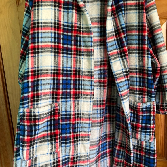 Boy’s size 10-12 red, white, and blue plaid Thereabouts robe/housecoat with hood - Picture 2 of 5